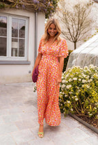 Floral print long summer dress featuring a defined waist design, perfect for warm weather outings and casual events. 5