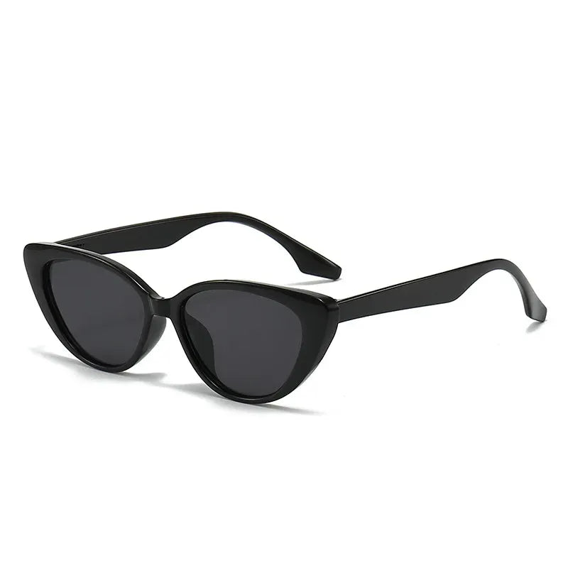 Women's cat eye sunglasses in a retro style, perfect for sunny days and travel, featuring a stylish frame and UV protection. 0