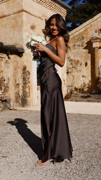 Women's fitted maxi dress featuring a straight neckline, perfect for formal summer events, showcasing a stylish silhouette and elegant design. 2