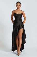 Women's ruffled maxi dress in elegant evening style, perfect for formal occasions, featuring a flattering silhouette and sophisticated design. 1