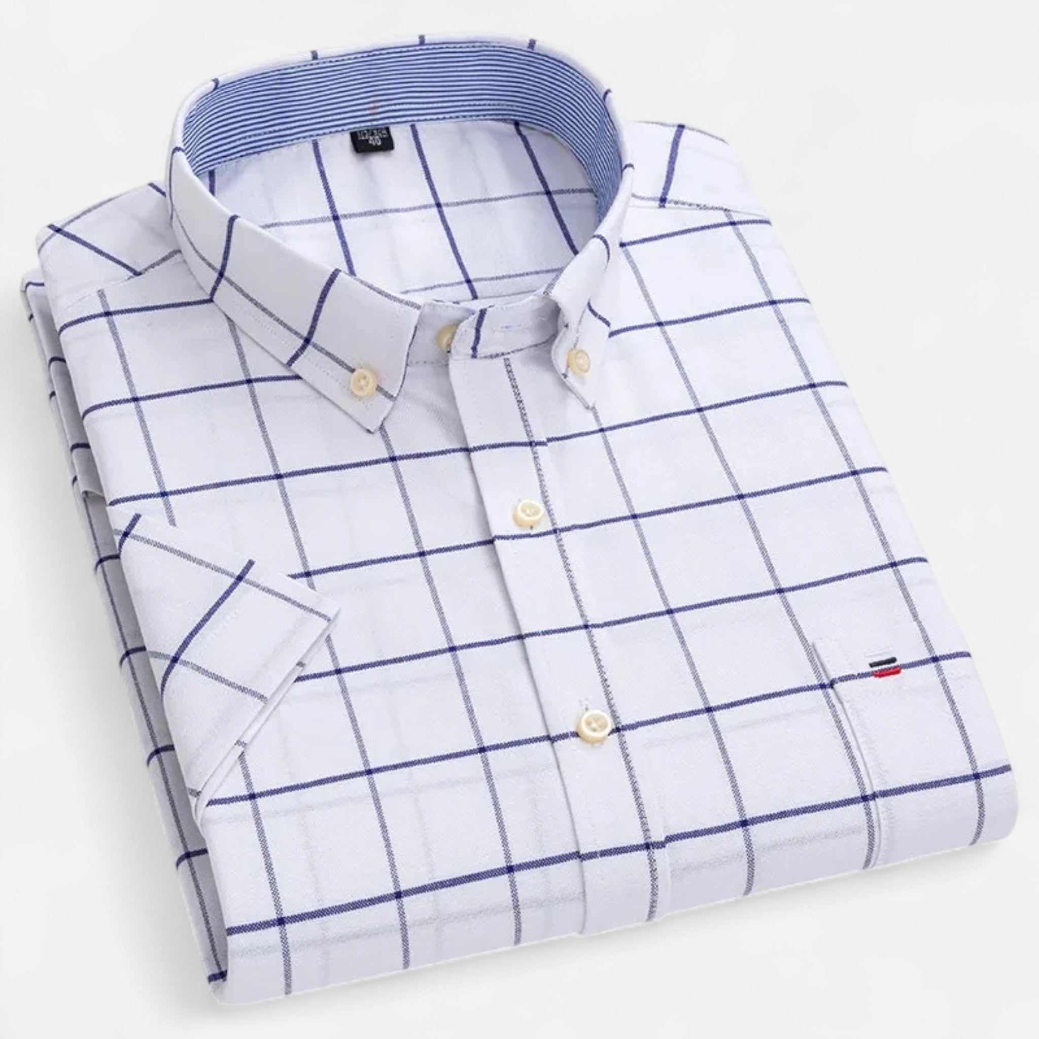 Women's short sleeve oxford shirt in a light and breathable fabric, perfect for casual summer outings, featuring a classic collar and a relaxed fit for comfortable wear 12
