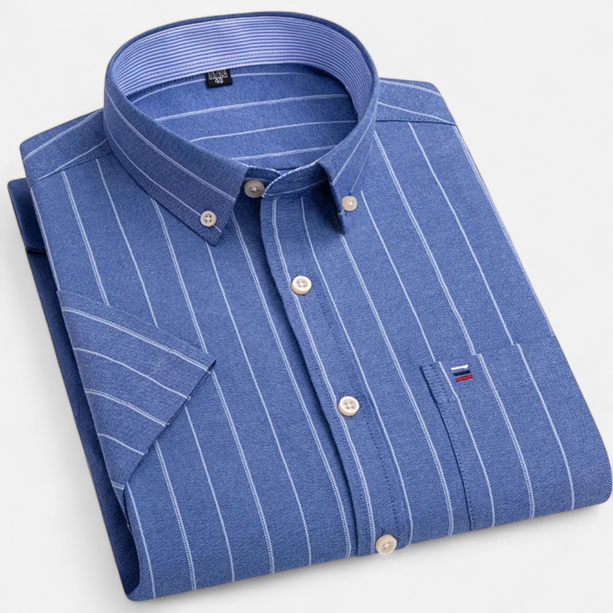 Women's short sleeve oxford shirt in a light and breathable fabric, perfect for casual summer outings, featuring a classic collar and a relaxed fit for comfortable wear 6